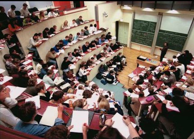 BmsEcole's tweet photo. Jeudi soir, rendez-vous dans l'amphi 4 à 19h00 pour profiter de notre conférence annuelle sur les innovations du marketing ! Vous aurez l'occasion de vous tenir au courant et de partager avec nos différents professionnels intervenants. https://t.co/vlXY0m419g