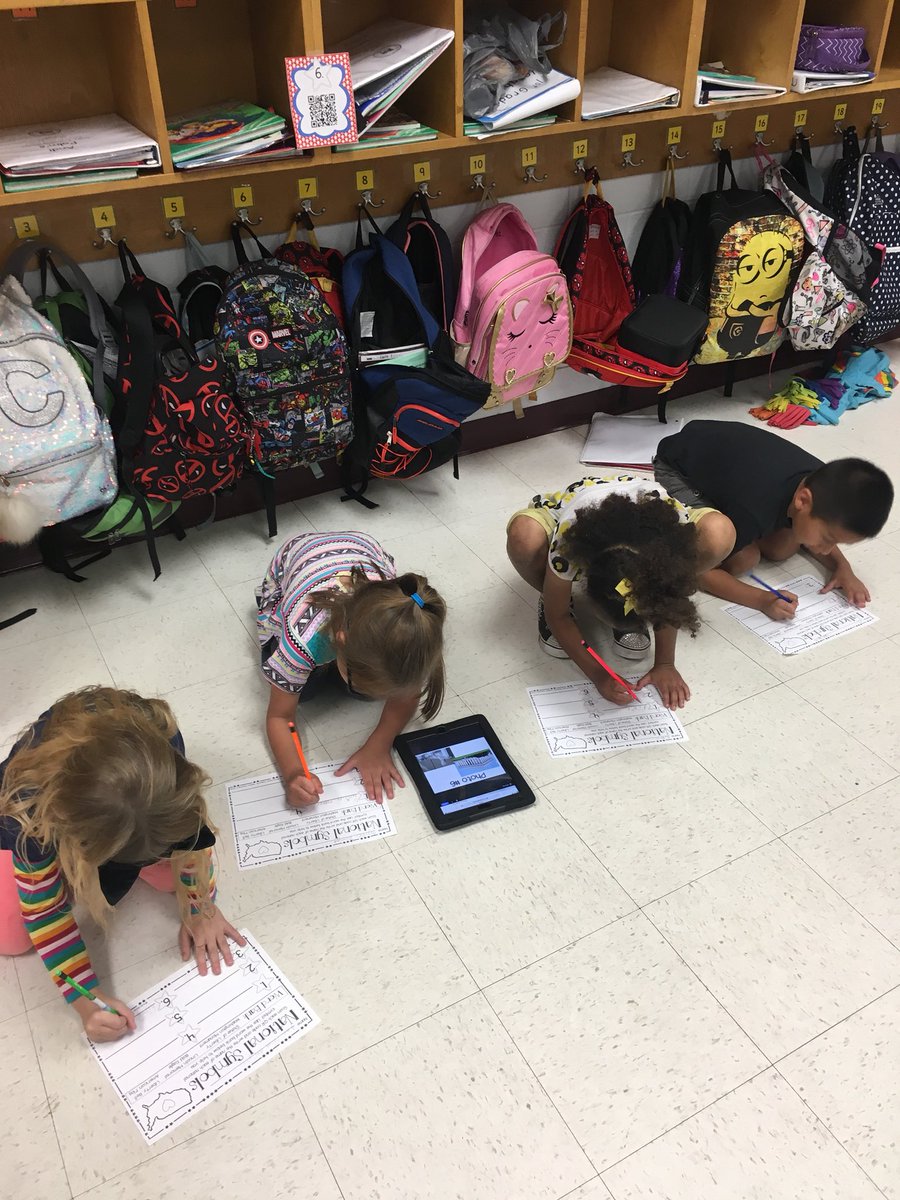 RabaFlowers's tweet photo. Students enjoyed scanning QR codes and identifying the American symbols we’ve been studying! @NISDRabaES #rabainspired Thanks @StephGriego01 for sharing! @NISDElemSS https://t.co/H9wzweh1le