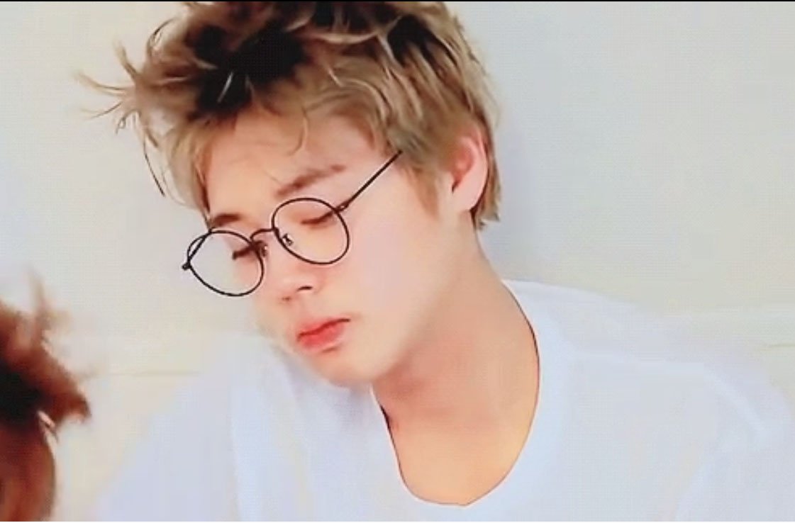 ukebee's tweet photo. @fkhwoof Baru wake up akutuuuu😣😣 https://t.co/4WOH5F0Vtg