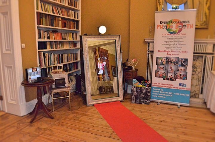 eventoccasion's tweet photo. Check out our latest offer, a beautiful selfie mirror and sweet table deal! Prices from €499, the WOW factor! #123selfie https://t.co/0QGWqQ4Xvv