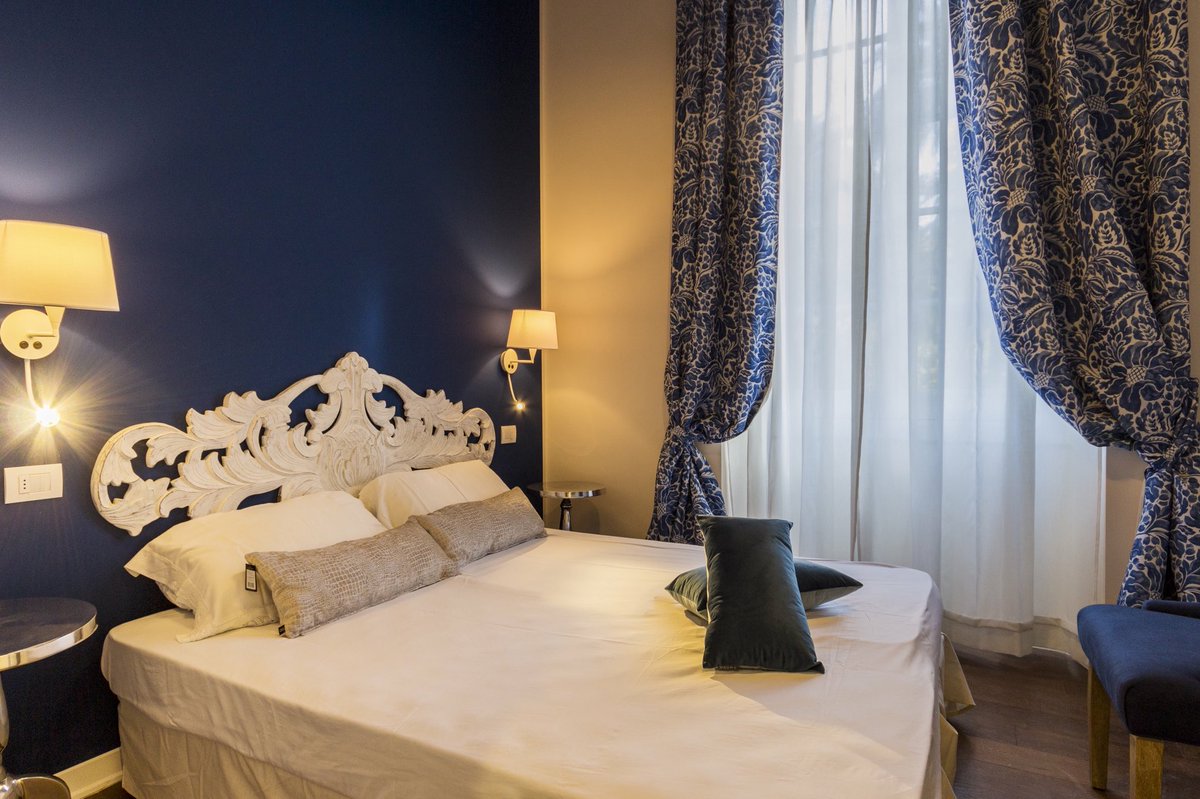 EmotionalSpa's tweet photo. La nostra camera blu!!! @EmotionalSpa #hotels #travelblogger #Travel #TravelBlog #travelling #riviera #levante #camera #LUSSO #perfection #blu #myforevermemory https://t.co/spfbapEELZ