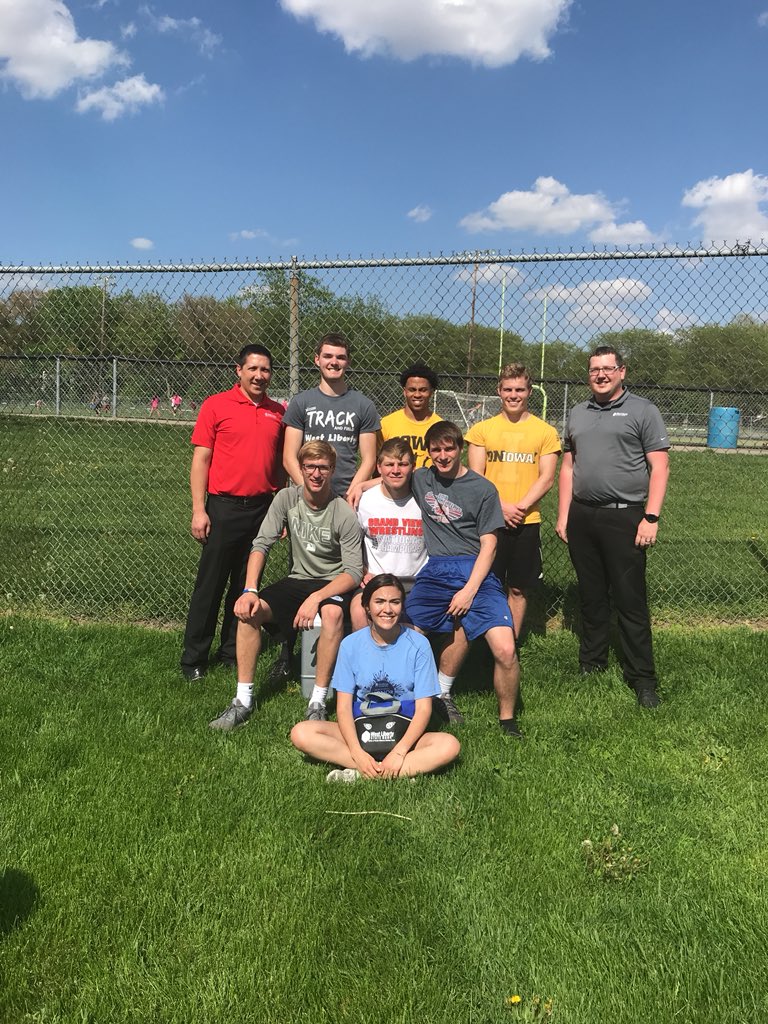 liberty_track's tweet photo. Huge thank you to West Liberty State Bank for generously donating food and drinks to our state qualifiers! https://t.co/p9XIdjia7T