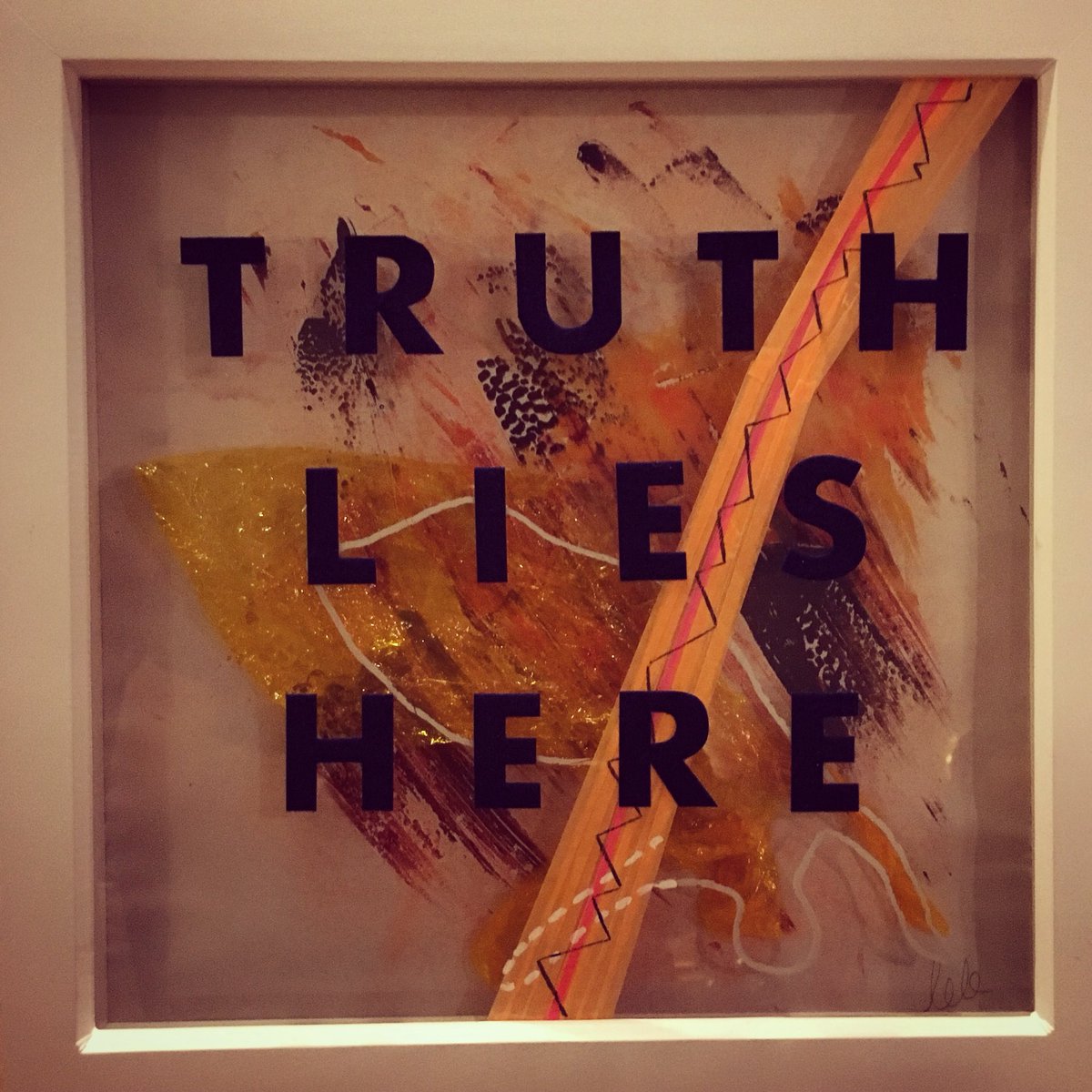 GilesYeo's tweet photo. Just spoke on the importance of science communication in the ‘post-truth’ era for #pintofscience #pint18 #cbg #pintcbg All speakers are paired with an artist. This is the talented @Lele_Saa ‘s interpretation of my talk #scicomm https://t.co/TolwdeTZ8q