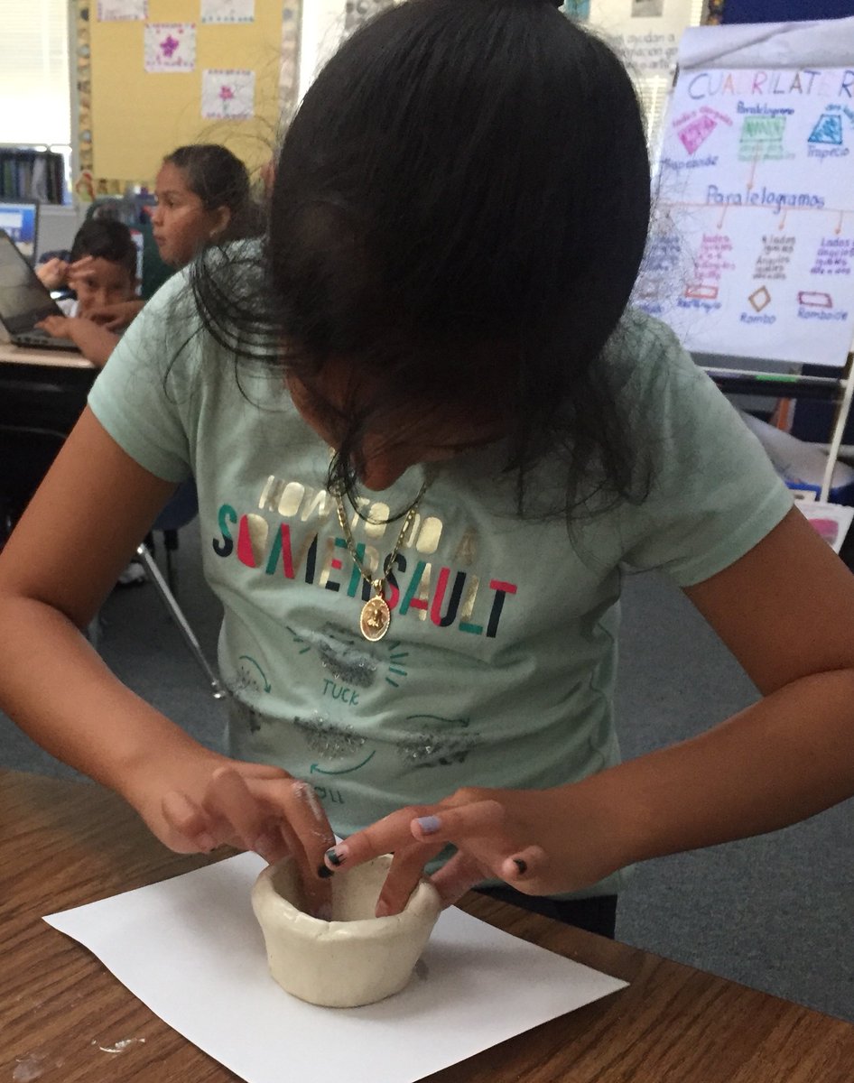 MeadowHomesElem's tweet photo. 3rd graders working with clay to create art based on the Talavera from Puebla Mexico! Go rm 40! @MtDiabloUSD #mherocks https://t.co/xoxTJm6CO1