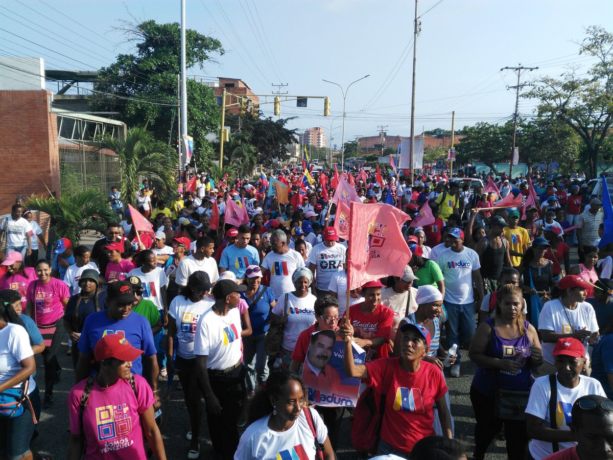 jpsuv_brion's tweet photo. Gran cierre de campaña del municipio Brión junto a nuestra alcaldesa y toda la maquinaria chavista resteados con @NicolasMaduro  para este #20M #JuntosTodoEsPosible @HectoRodriguez @ndelgadoPSUV https://t.co/hEmSIJkD9y