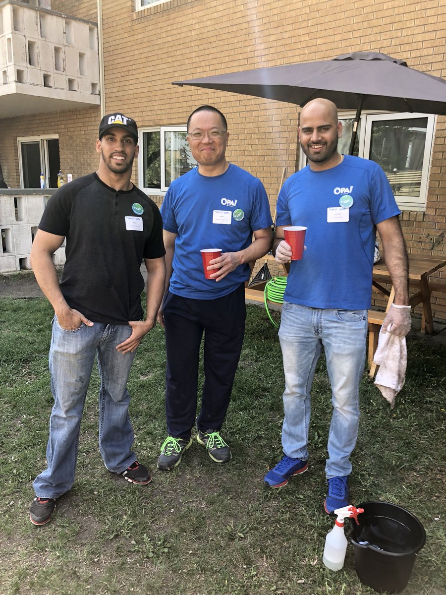 #CPAAssist Volunteer Day with <a href="/CPA_AB/">CPA Alberta</a> CPAs. Over 20 CPAs volunteering with Calgary Urban Projects Society in SE Calgary. Cleaning, landscaping, and garden prep!