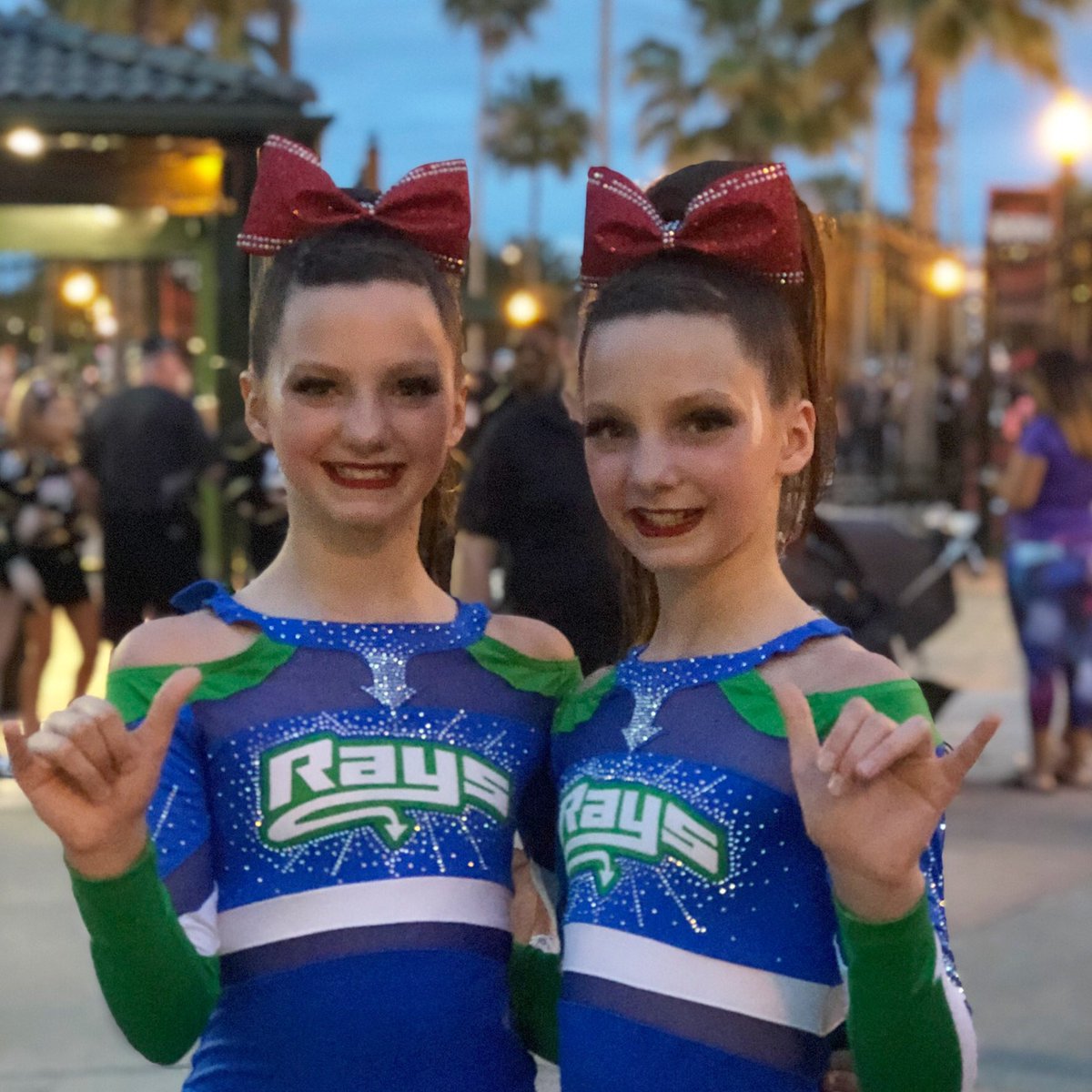 amandav_f's tweet photo. Today is Reese &amp; Rowan’s Birthday!  There isn’t a better way to spend it than at @LetsGoRays !!
❤️❤️🎂🎂 https://t.co/AJd4Jt1hg5