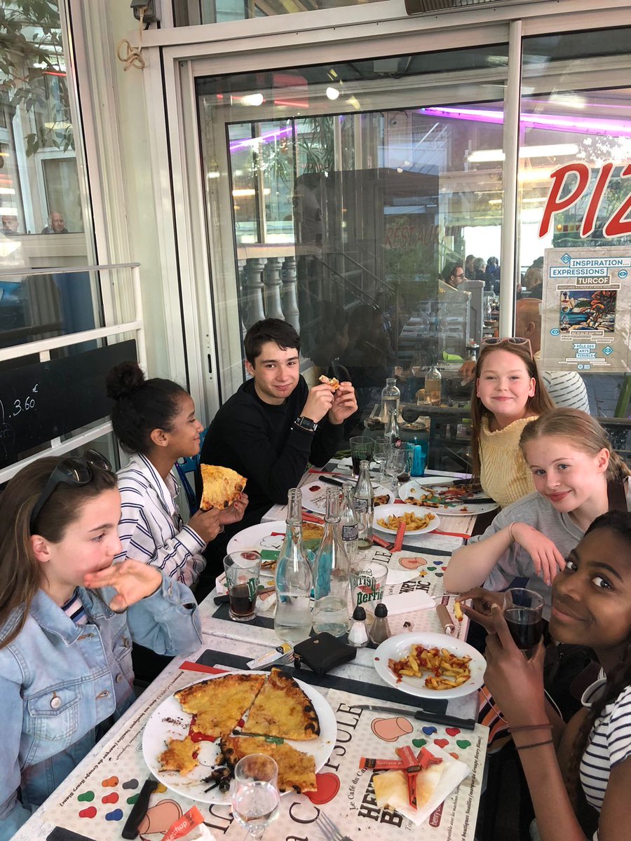 BellahoustonML's tweet photo. The Monod and Bella pupils enjoying their healthy breakfast. https://t.co/QmeAWX6ZEv