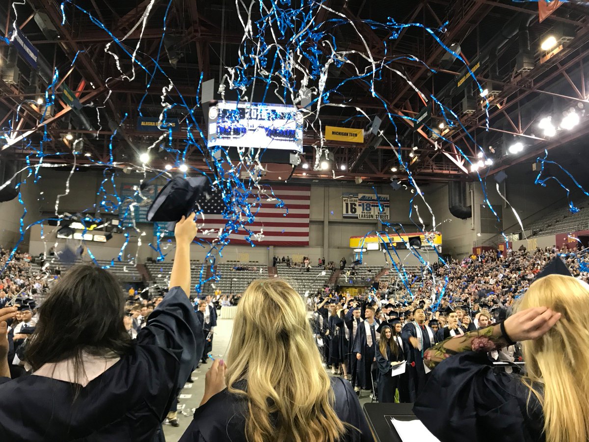 MrMartyLang's tweet photo. A great moment in time! Congratulations Eagle River High School Class of 2018! https://t.co/sLWVej6G2v