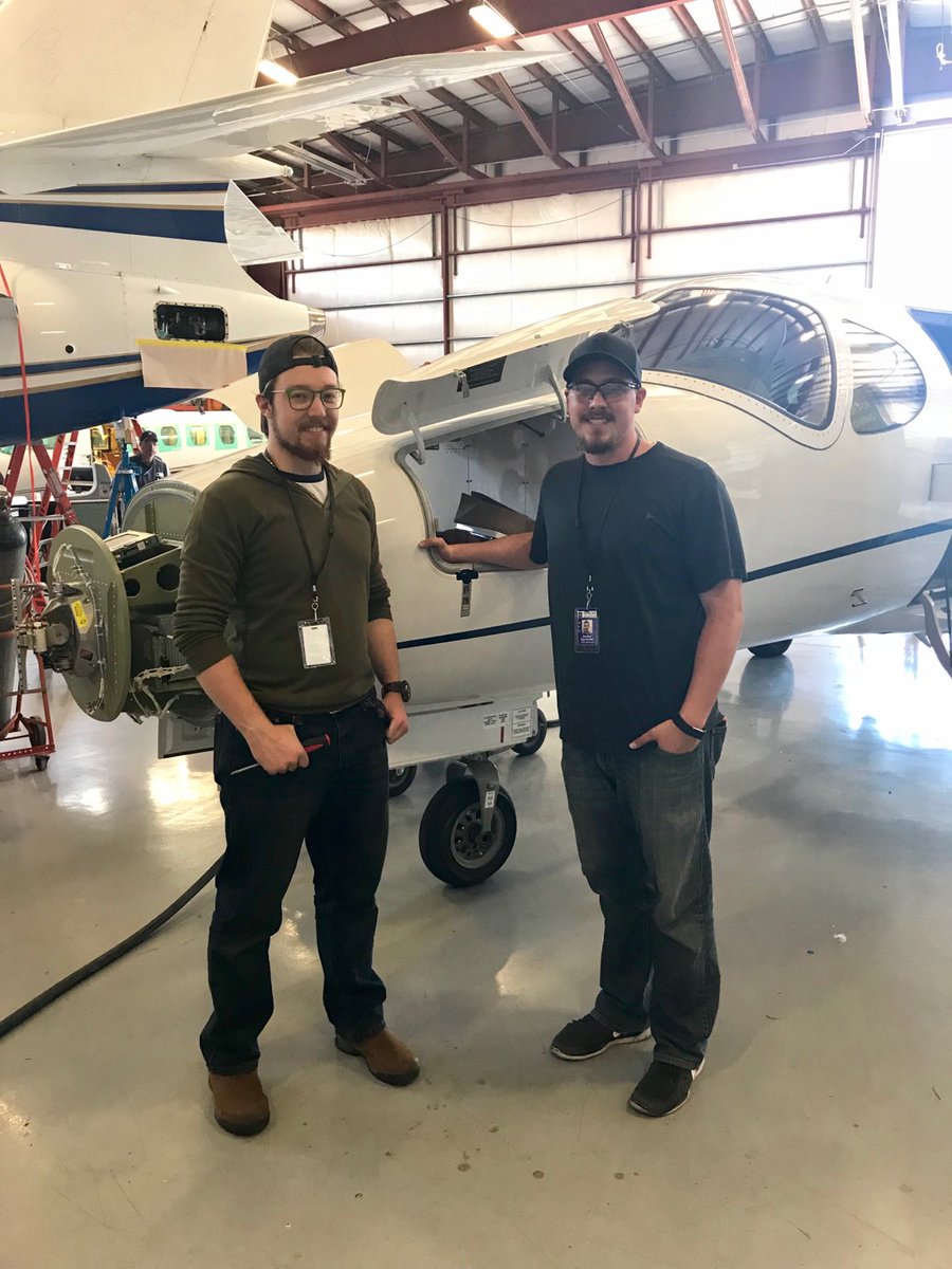 DuncanCareers's tweet photo. The #RoyalWedding has nothing on this; our first group of #interns have arrived! Welcome to the team! PS-thanks for the great talent @WMUCoA @USUAggies @PurdueAviation @NorthernMichU @AndrewsUniv! #DuncanInterns #AsOneWeFly #WednesdayWisdom https://t.co/DGQupxdK0o