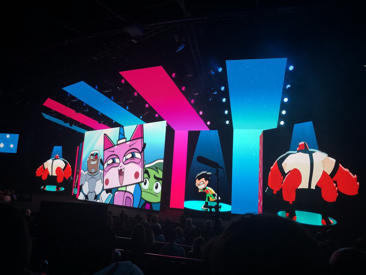 airchive's tweet photo. Kickin’ at the #TurnerNetworks Upfront. #Team2C produced an awesome multi-screen presentation for #CNN’s Great Big Story. Conan, Shaq, Snoop, Tracy Martin, Samantha Bee, and Anderson Cooper bought the star power. This was an awesome show! #upfronts2018 https://t.co/ubSM6krVZD