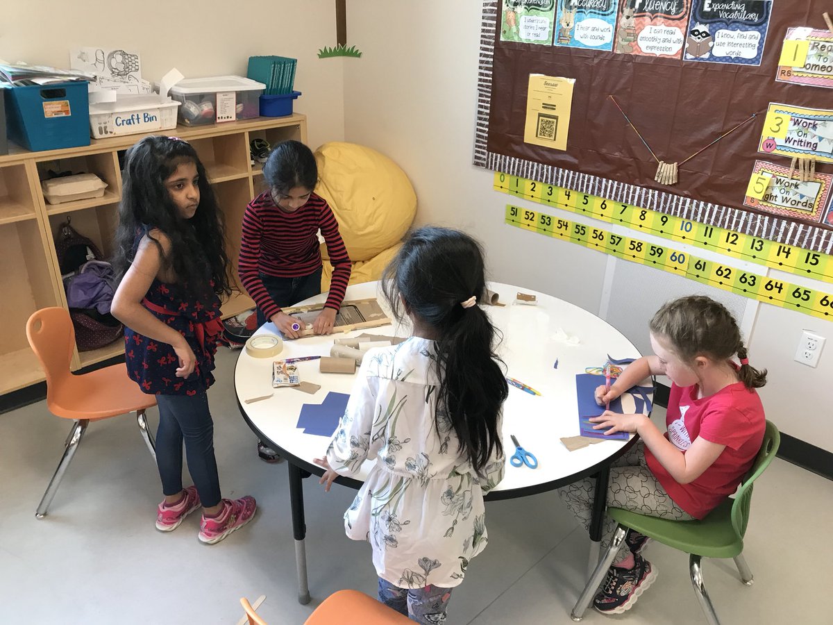 ymmteacheramy's tweet photo. Synergizing to build bridges! @FMPSD7Habits @ChristinaGFMPSD @FMPSDPrincipal @FMPSD #ExperimentsAreFun https://t.co/ZbcIJbf6TO