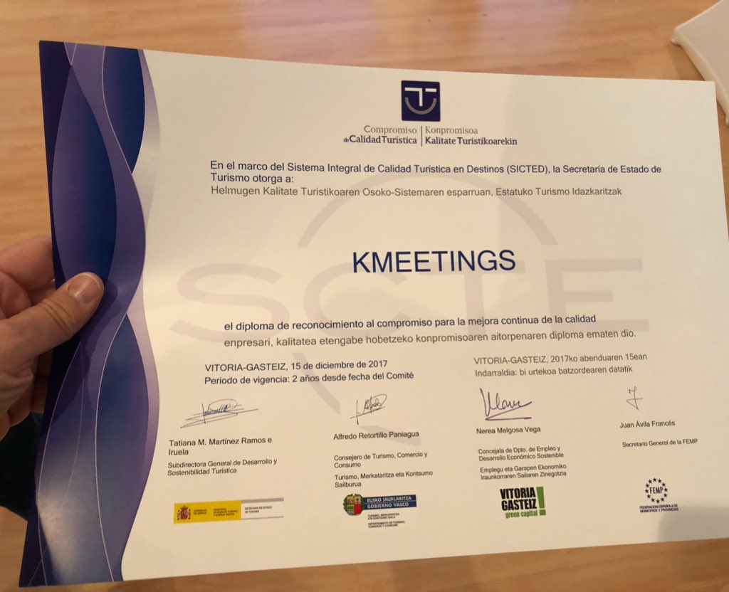 KMeetings's tweet photo. Hoy hemos recibido el diploma como empresa certificada en el Compromiso de Calidad Turística. Enhorabuena a todas las empresas que lo han obtenido!!! Y muchas gracias a @TurismoVitoria @Basquetour_eus @DptoTurComCon @fempcomunica @minetadgob https://t.co/ZPZ0eTAKOS
