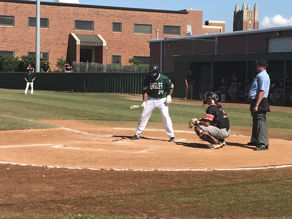 cmueaglesBSB's tweet photo. Leading off. For the Eagles in the top of 8th DeAndre Smith https://t.co/y4GLwSNulV