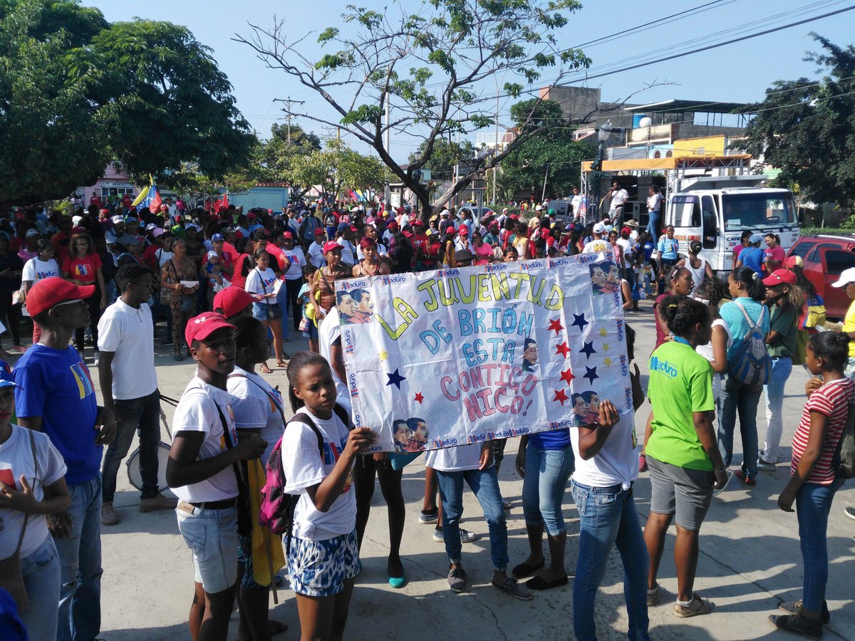 jpsuv_brion's tweet photo. Con alegría la juventud  consiente en la recta final de la campaña compretida con la revolución bolivariana y chavista #vamosconNico  @NicolasMaduro @dcabellor @HectoRodriguez @ndelgadoPSUV @PartidoPSUV #juntostodoesposible https://t.co/6MSt4I069z