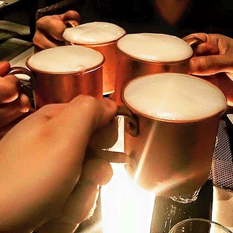 vemprodeckacre's tweet photo. Hoje é dia de Drink em Dobro para elas no Deck Lounge e Sushi Bar! 🍹🍹
.
*não e válido para coronarita, drinks com morango e aperol spritz
*pediu seu drink? o segundo será servido junto
#vemprodeck #quartadelas https://t.co/sXMQmLcaMU