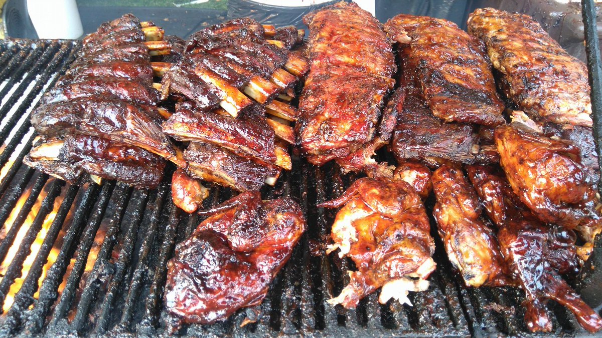 Riiiiiiiiiiibs and Craft Beer from <a href="/BroadheadBeer/">Broadhead Brewery</a>. Now this is a pairing worth getting sticky over. <a href="/ribsroyalebbq/">Ribs Royale BBQ</a> <a href="/canucksmokers/">Crazy Canuck Smokers</a> <a href="/DinosaurBBQPit/">Dinosaur BBQ Pit</a> <a href="/CapitalRibfest/">Capital Ribfest (Ottawa)</a> <a href="/CovertOttawaGuy/">Covert Ottawa Guy</a> <a href="/OTcommunitynews/">OttawaCommunityNews</a> <a href="/KanataHonda/">Kanata Honda</a> <a href="/GrecoKNorth/">Greco Kanata North</a> @BarbecueWorId  #kanata #ribfest #featurefestivals #BBQ