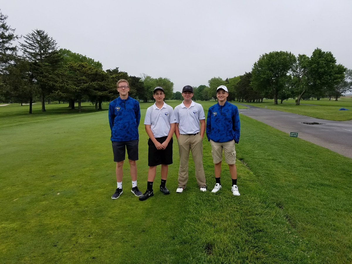 PVEaglesGolf's tweet photo. Congratulations to the Tri-County Classic division champions! Way to go fellas! https://t.co/HpmE9scJz1