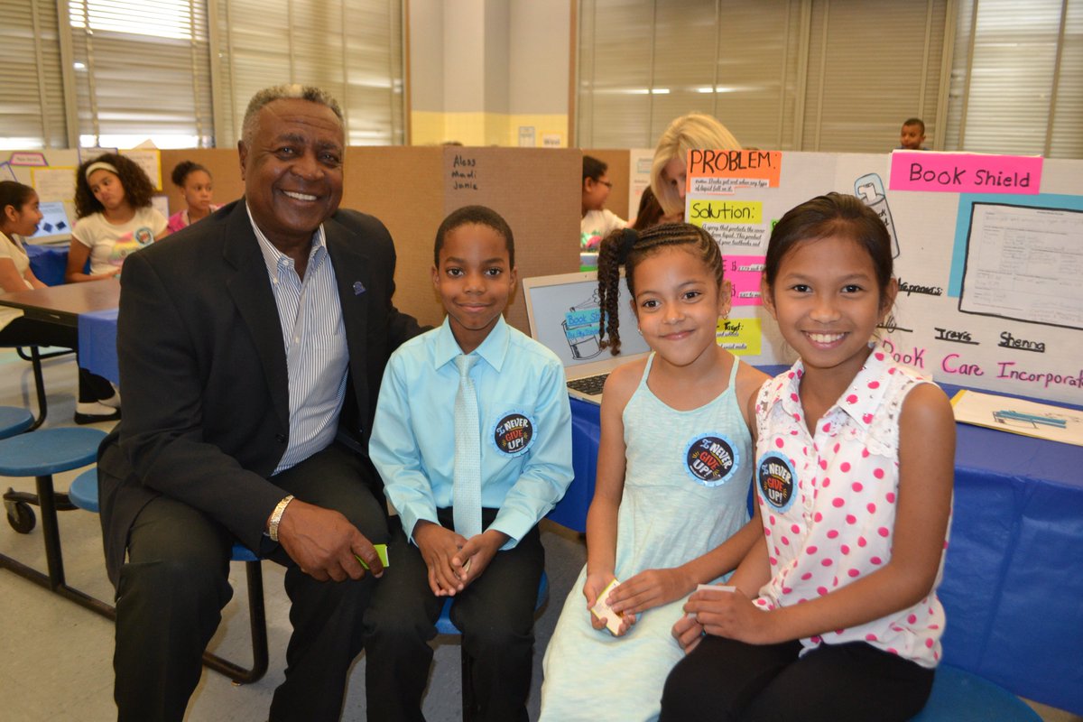 ISDSchools's tweet photo. Congratulations to the amazing 4th grade students at Fairmount Elementary for doing such great work at the first annual Today's Youth, Tomorrow's Entrepreneurs Shark Tank event. Huge thanks to @KansasCityFed @UMKansasCity @JCEFrankWhite #isdstrong @fairmountgrit https://t.co/Kqu3mWCC01