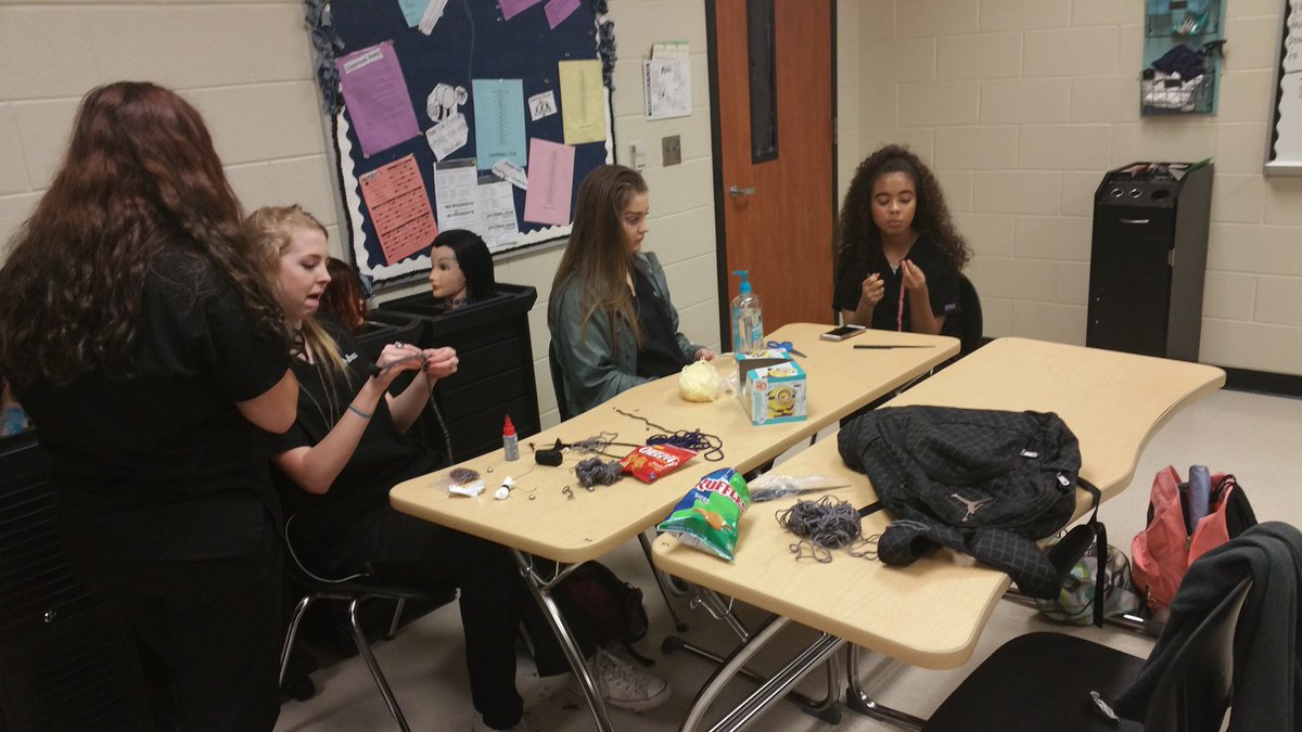 ATCCosmo's tweet photo. A-day Intro to Cosmo demonstrating Yarn Wraps &amp;Yarn Wrap Clip-in Extensions. #ATCCosmetology #Johnson https://t.co/tkjisDitHx