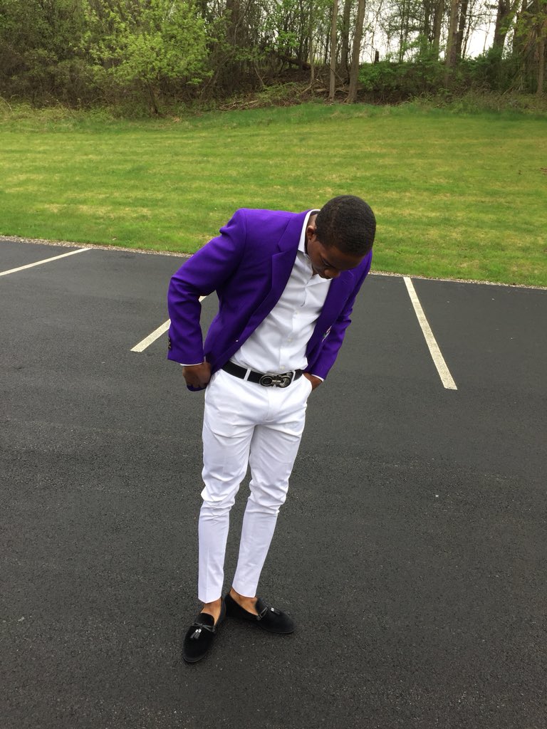 _BabyAnt's tweet photo. The Farewell Tour might be over😢but get ready for the encore😈🐶🎓💸 https://t.co/1INm9mwe0o