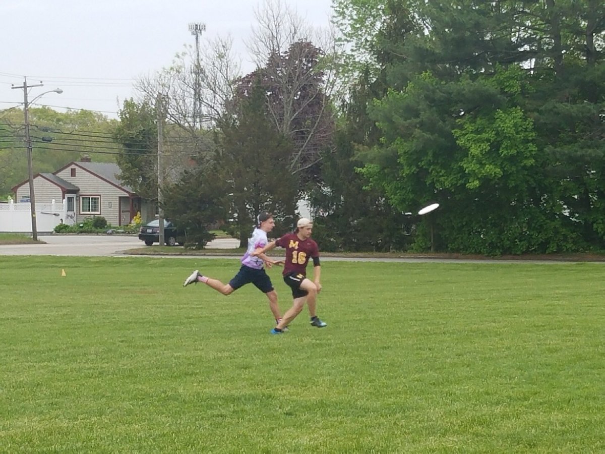 m_prep's tweet photo. T. Nurse ‘18 with a strong defensive block on a 50 yard throw. #VUltimate #KnightNation https://t.co/nPlYhLdWC0