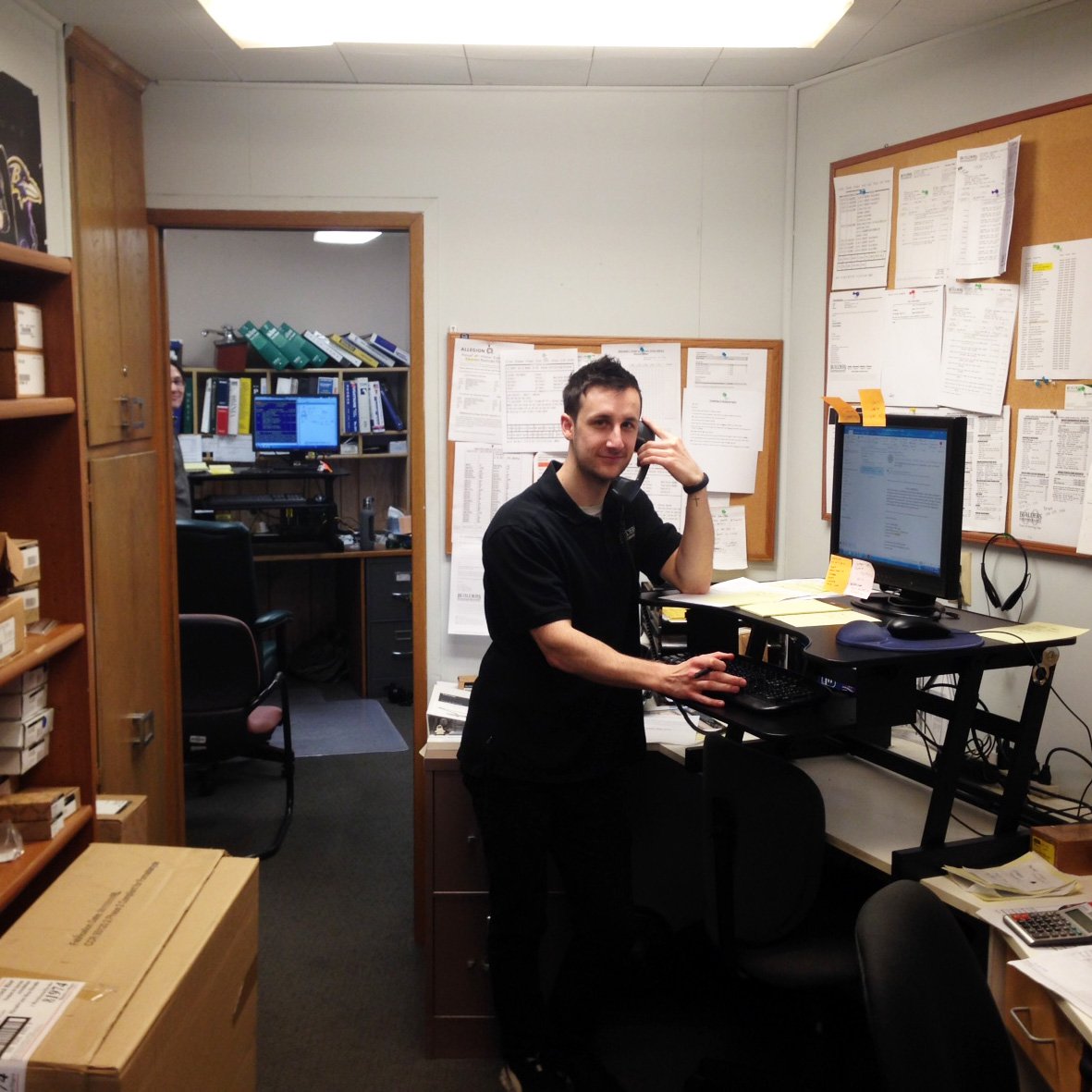 bhsseakenn's tweet photo. Kyle and Daniel are sporting their new standing desks in our Seattle branch. Wait, can you spot Daniel? #BuildersSeattle #whereswaldo #standingdesk #healthyworkplace #WellnessWednesday https://t.co/ku917QM1Jj