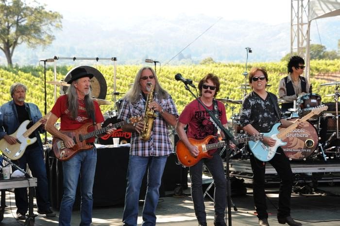 wineloverAP's tweet photo. Almost as fun writing this as it was enjoying these 6 Sonoma County outdoor activities! Cheers wine friends!  @CC_Winery @sonomacutrer @BRCohn @coppolawine @FerrariCarano #madronewinery https://t.co/MvHeC4Aux1 https://t.co/jagrKEJkUC
