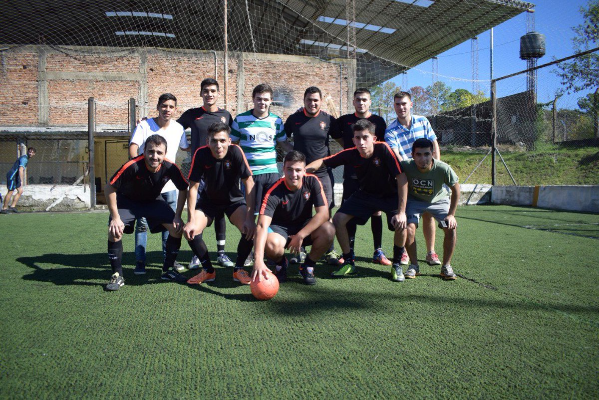 HatTrickF5's tweet photo. @PORTUGOOLFC con el pie derecho
#Galeano una garantia
#LeoDelRio y #Viollaz seguridad
#Romero e #Iribarren fomentando el juego por abajo.
#NelsonDelRio #Scheneider #Giorgi dandole sentido al nombre del equipo.
Uno de los teams ganadores de la primer jornada. https://t.co/MzwpyTUG0j