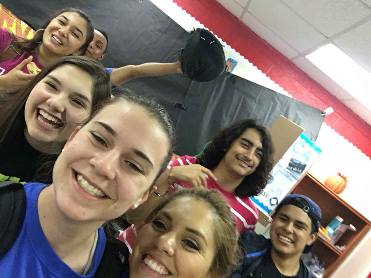 HarlingenHSDECA's tweet photo. End of the Year DECA Party was #DECALIT https://t.co/Ph8501dfmv