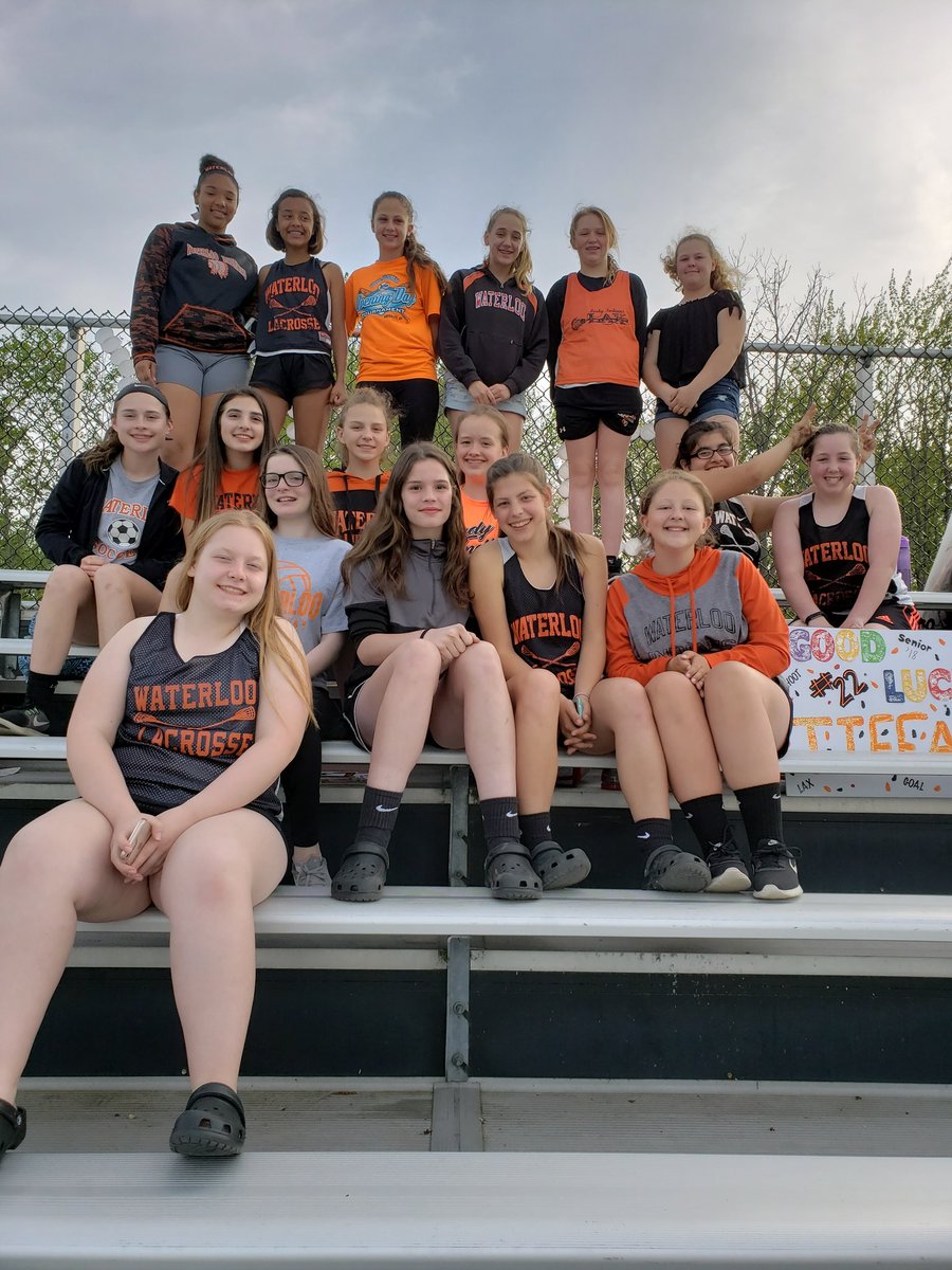 Becca_Resinger's tweet photo. Good luck seniors! @MsLahr12 @TribeWMS @AthleticsWCSD https://t.co/HkyRxbpSx5