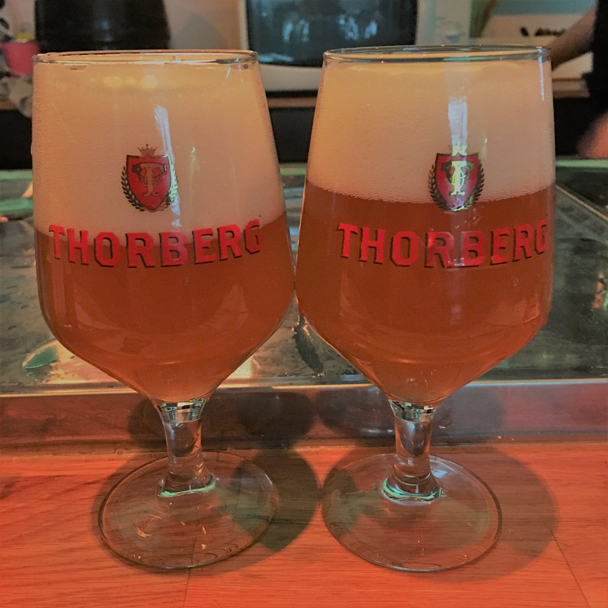 Summer tip: gently pour this chilled Five Hop Belgian IPA in a cool glass and enjoy its mighty taste. Discover why we keep receiving top Untappd scores by many fans! #bieren #bier #gerstennat #hier #gerstenat #streekbier