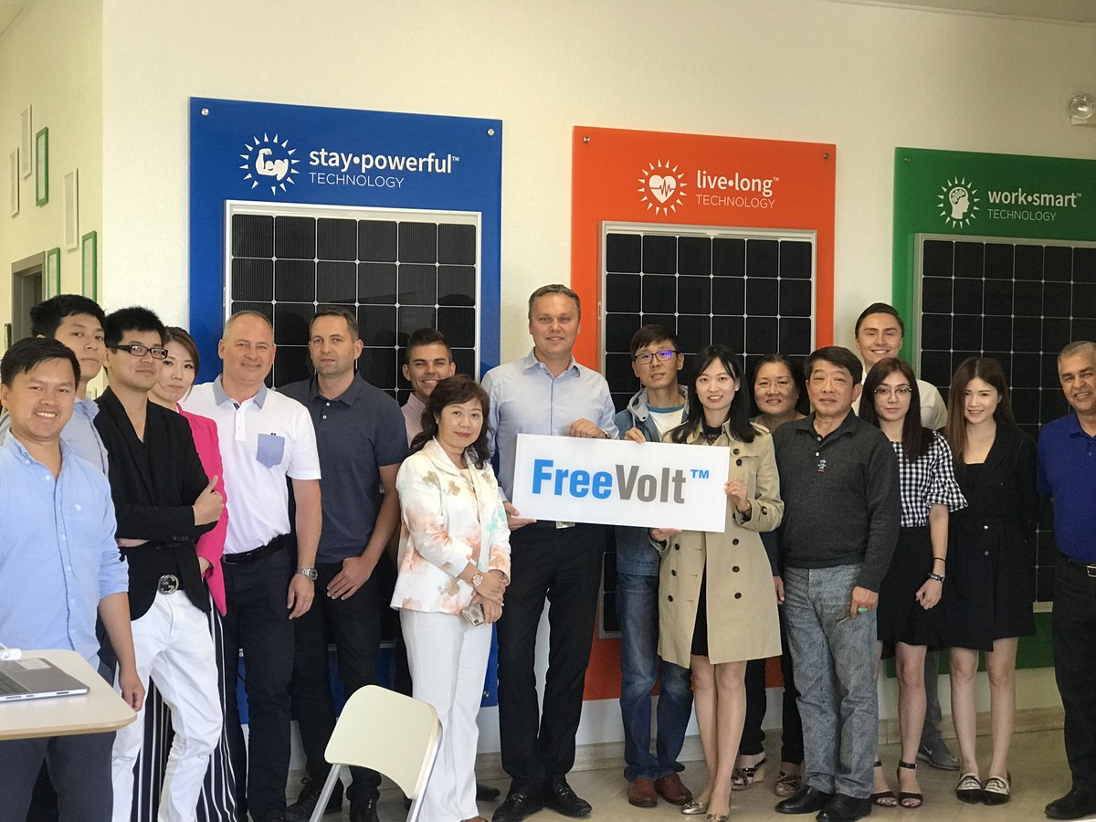 freevoltusa's tweet photo. Co-owner of FreeVolt, Łukasz Nowiński, giving an exclusive training on the future of our new graphene solar technology with our LA Division FreeVolt Team. It was a pleasure having them in our office today! https://t.co/FkW4XncjMP