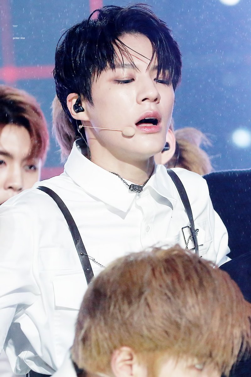 leejenopics's tweet photo. 180512 🎙 2018 dream concert
© golden blue https://t.co/e9AY8HMYzg