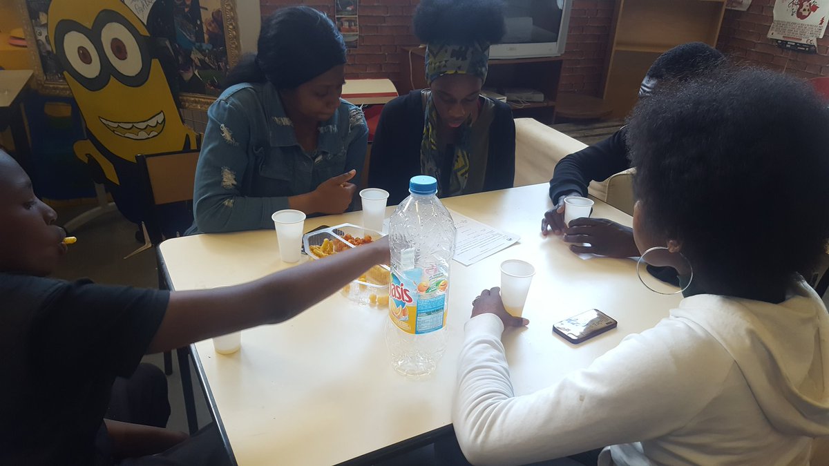 CseJv's tweet photo. Café Léo: création du comité d'usagers du @CseJv @LeoLagrange. Nous sommes à mi-parcours du travail de réflexion. Une bonne participation des usagers du @CseJv et des habitants de @Mainvilliers28 qui nous ont montré encore ce soir leur dynamisme et motivation dans cette démarche https://t.co/ZbvtKGzSYb