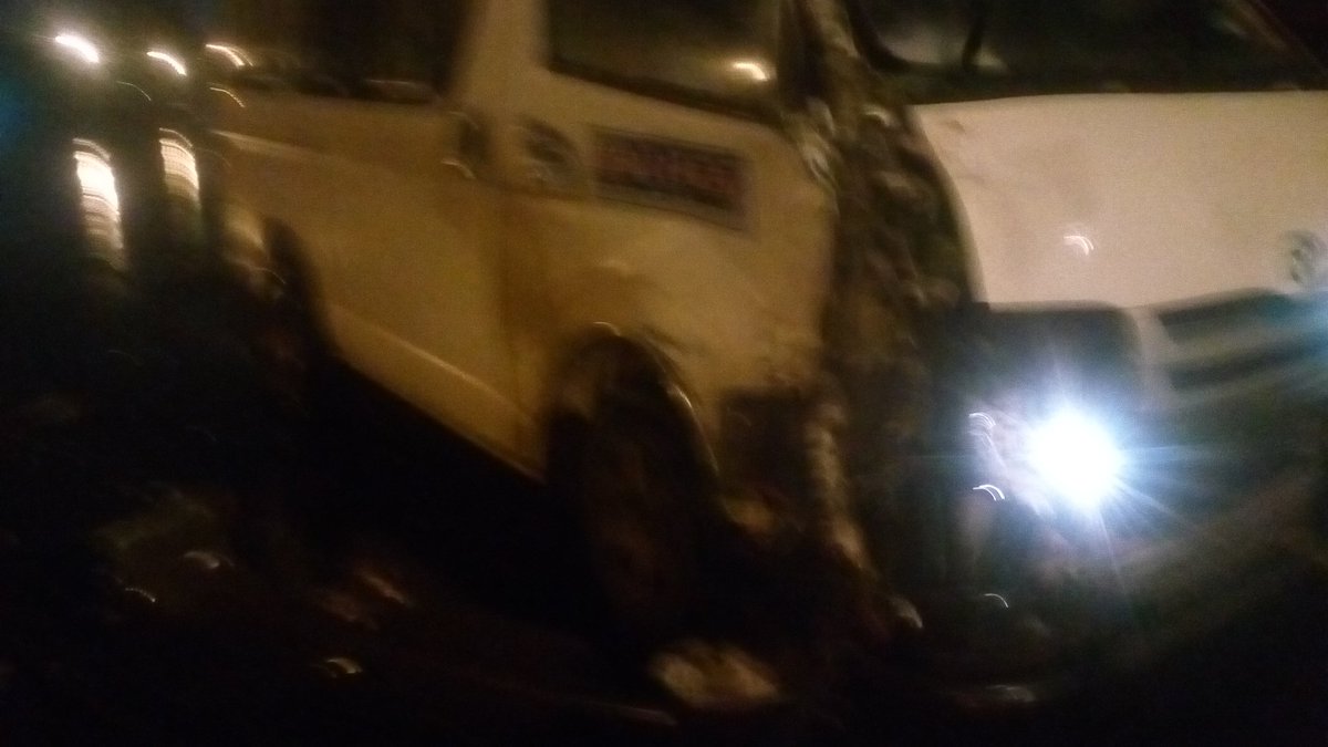 roadsvolunteer's tweet photo. Safari park Thika bound.A lorry hit this van and dint stop leaving its tank and some other parts but it has been intercepted at Roysambu footbridge.scene to clear shortly @tycoontraffic @TransportKE @KeNHAKenya @NPSOfficial_KE  @Ma3Route @KURAroads @KenyanTraffic #SRStracking https://t.co/XnajKxYflI
