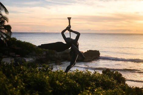 robpalazuelos's tweet photo. El Salvador Dali del hotel Diamantek en https://t.co/95X3JgvB0z https://t.co/JPwNm9YSkG