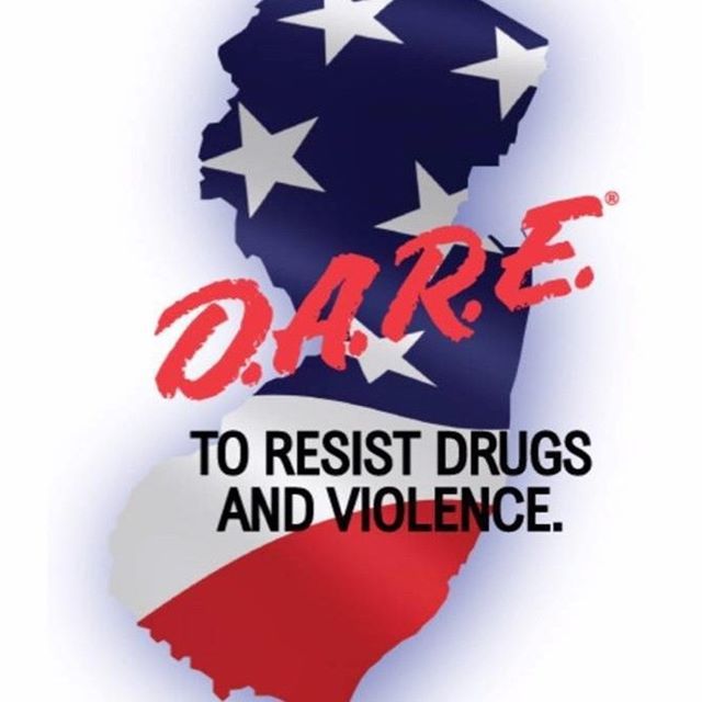 SummitPALorg's tweet photo. #didyouknow that Summit PAL funds 100% of the D.A.R.E. (Drug Abuse Resistance Education) Program to support the efforts of the @summit_pd ?
#summitpalorg #cityofsummit #summitpal https://t.co/10sTt5ijnu https://t.co/abDz5sreIU