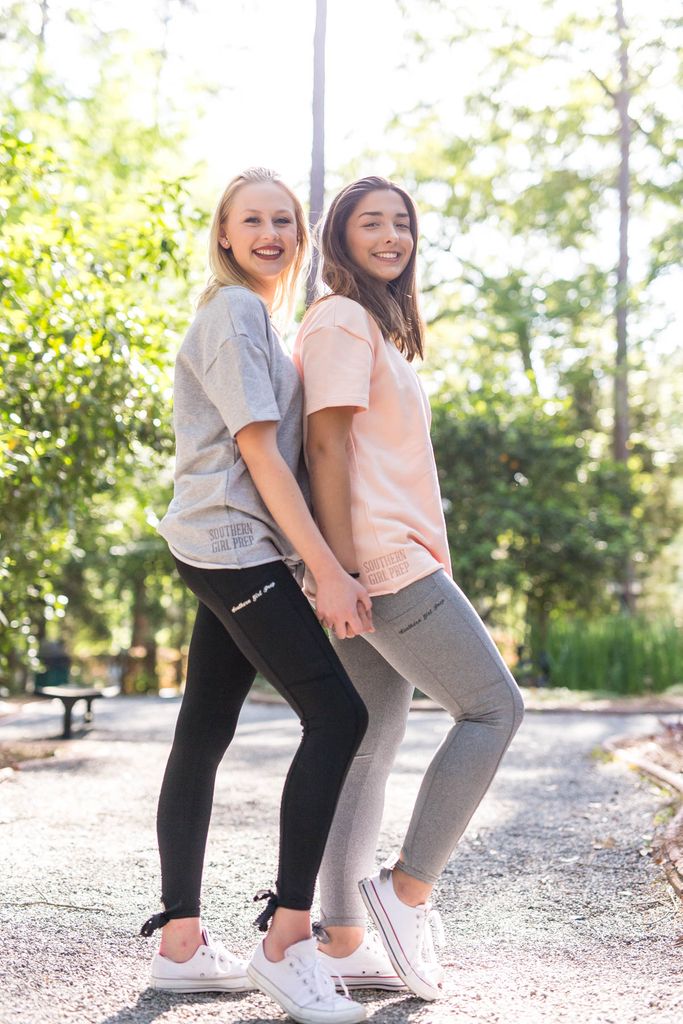 Southern Girl Prep on X: Here is a closer look at the Gray Bow Leggings🏃‍♀️🎀  How cute are they? Show off your preppy and sporty vibes and rock these  leggings! They feature