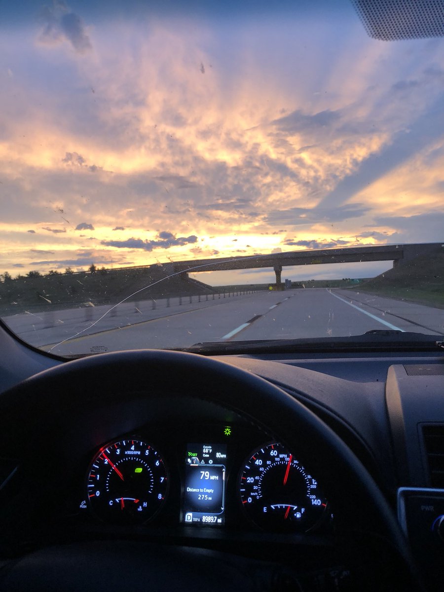 kriistiianaa's tweet image. No filter what so ever 😭