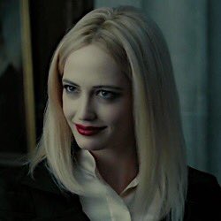 RowanMayfairDR's tweet image. what an interesting night #online