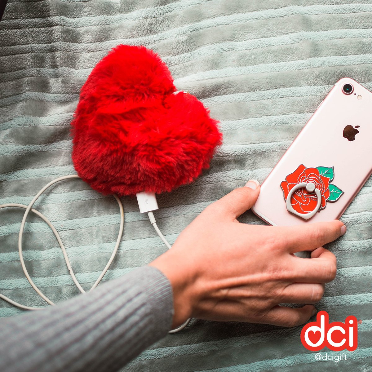 dcigift's tweet photo. Give your phone some TLC with these cool DCI phone accessories!
https://t.co/f9wTPAdvTX
#dcigift #heart #hearts #iphone #iphoneonly #iphoneography #iphone6 #iphone7plus #iphone7 #iPhone6S #iphone8 #iphone5s #iphonepic #iphones #iphoneshot #iphonecharger #powerbank https://t.co/z9WI6iuYlP