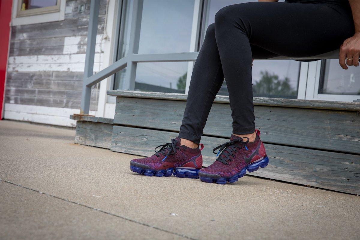 red vapormax finish line