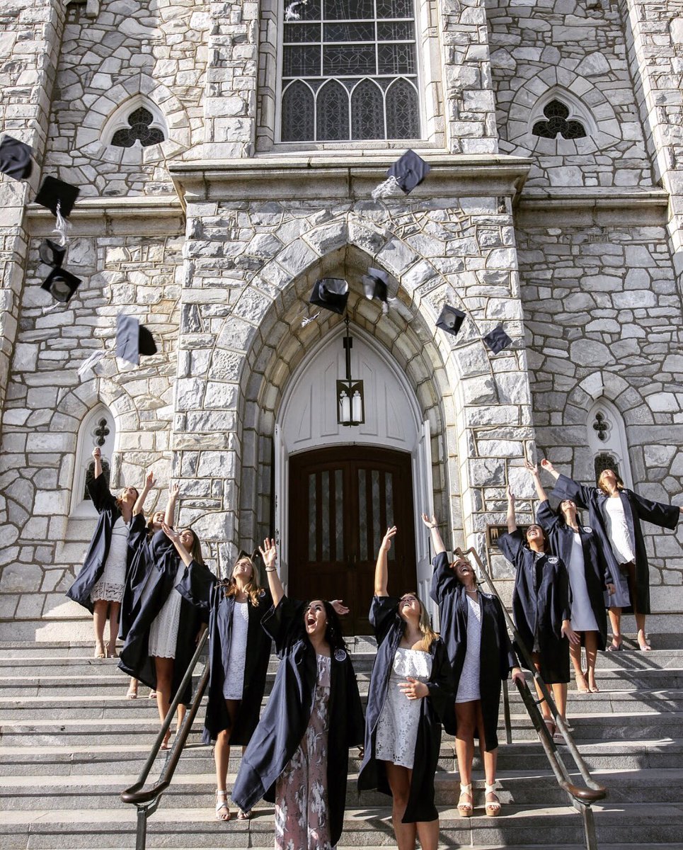 NovaNationer's tweet photo. This was worth all ‘18 takes ✌🏼🎓 @NovaGraduation @VillanovaU #Nova2018 https://t.co/isbD0ZrTP9