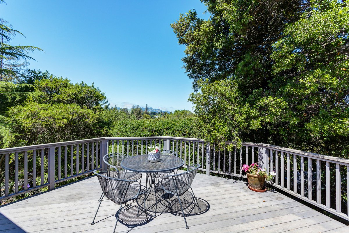 clarktrealtor's tweet photo. Open Sunday 2 to 4
9 Hall Drive, ORINDA
$1,890,000
Bedrooms: 4 
Bathrooms: 3 full | 1 partial 
Est. Square Feet: 3339 https://t.co/KeXmAMESBz