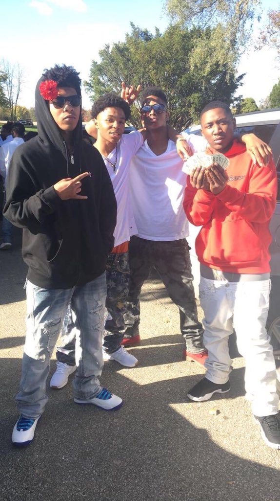 Gyungin_'s tweet photo. #BK4L 4 days until yo bday brother .. we still on our full 10 .. just continue to bless me 💯✍🏽 #RIPRIQ💰 https://t.co/y2SlnZp4fn