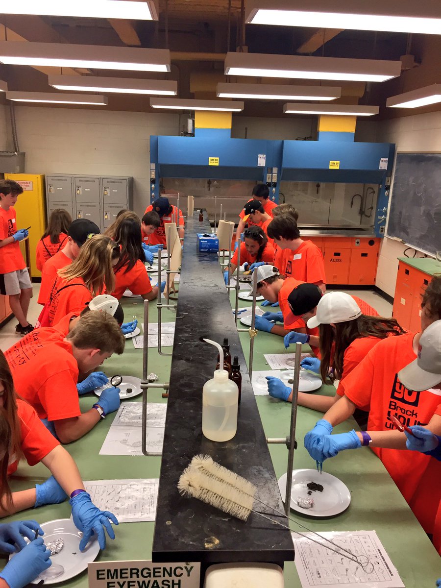 krmiller86's tweet photo. A great first day at Brock University with UPS Grade 8's. #BrockU #howmanyelephants #youthuniversity @JamesLangner https://t.co/NuJA80w2LN