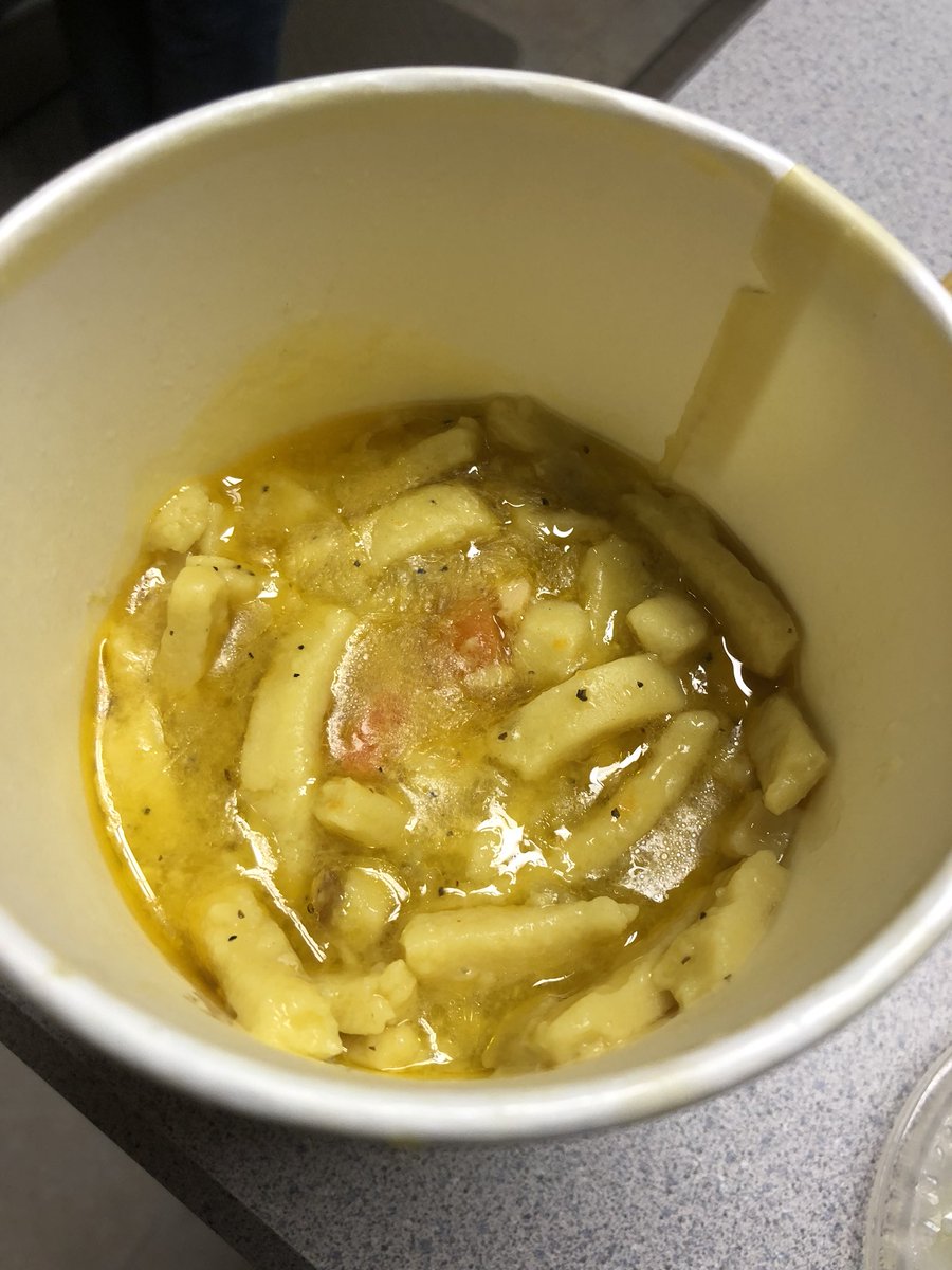 kayew9's tweet photo. @BobEvansFarms this is the worst chicken noodle soup ever. It’s full of grease. 👎🏼👎🏼 https://t.co/V3Ud9mCbNm
