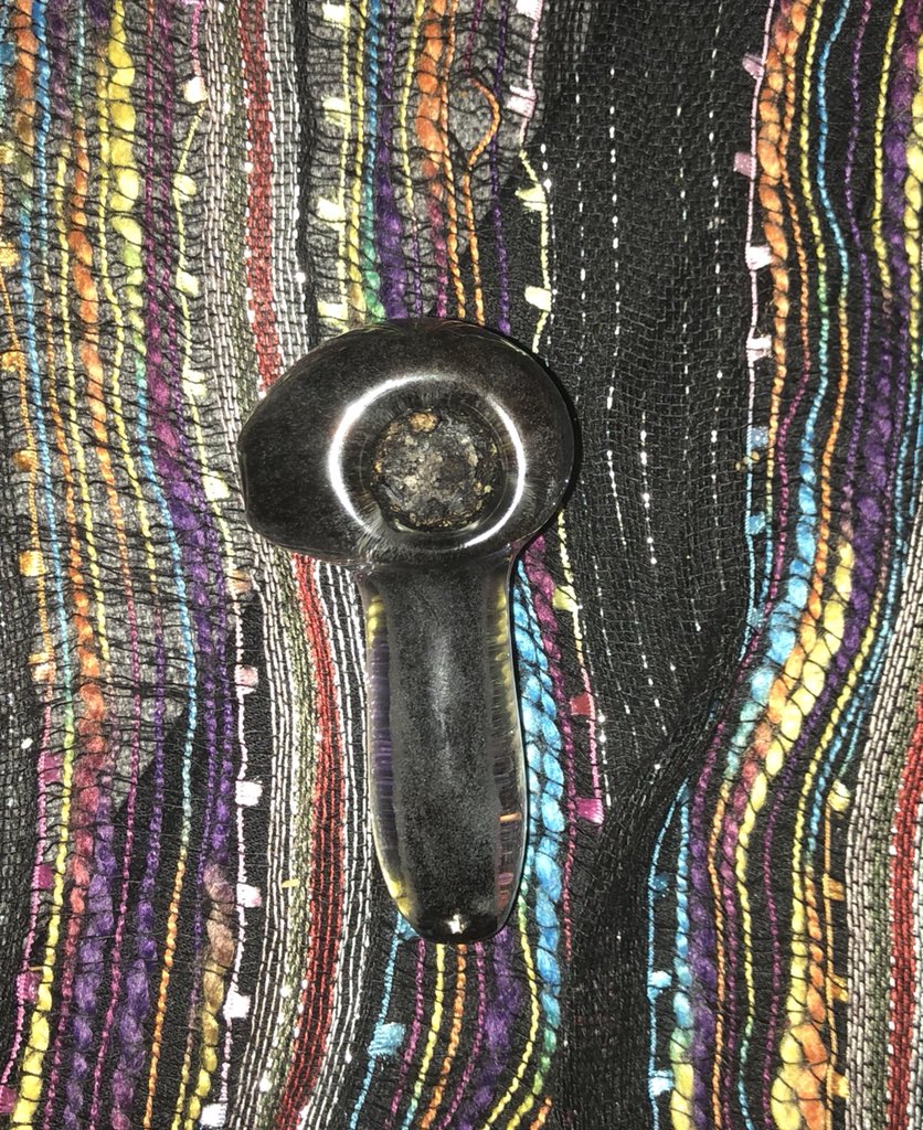 _jena4n's tweet photo. My #glowpipe 😊💨 https://t.co/ugWQZL7XDl