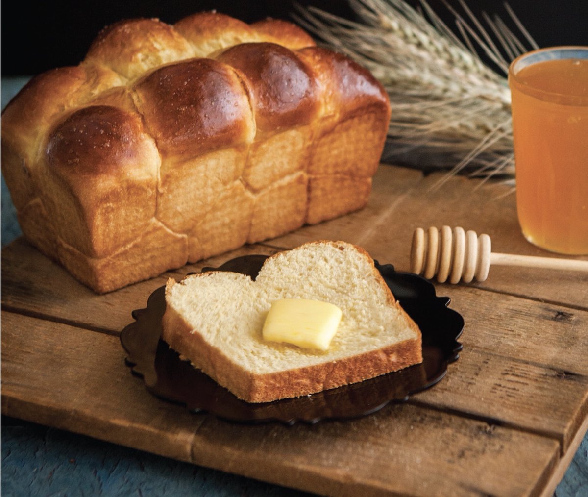 Coolfooddude's tweet photo. This Brioche is rich, buttery and has a deep, golden sheen. And it’s delicious! Here's how to make it: https://t.co/B8D3c5IrC4 #brioche #WildBread https://t.co/PxccB2OmdG